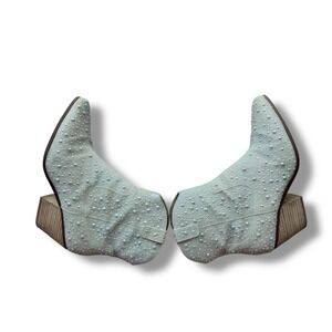 Betsey Johnson Emory Pearl Boots 9.5 Glass Stones Western Ivory Rhinestone Bride